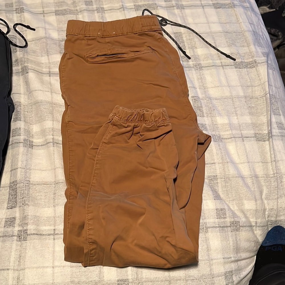 Chinos khakis American eagle outfitters